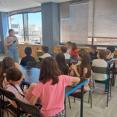 Η μάγισσα Ξερόλα και το παραμύθι πειραμάτων-1