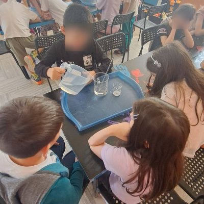 Η μάγισσα Ξερόλα και το παραμύθι πειραμάτων-6