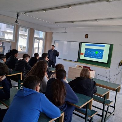 ΠΑ.ΠΕΙ.-18